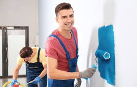 معلم صباغ داخل الرياض