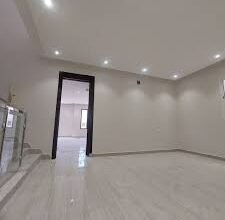 فني للدهانات الداخلية في الرياض